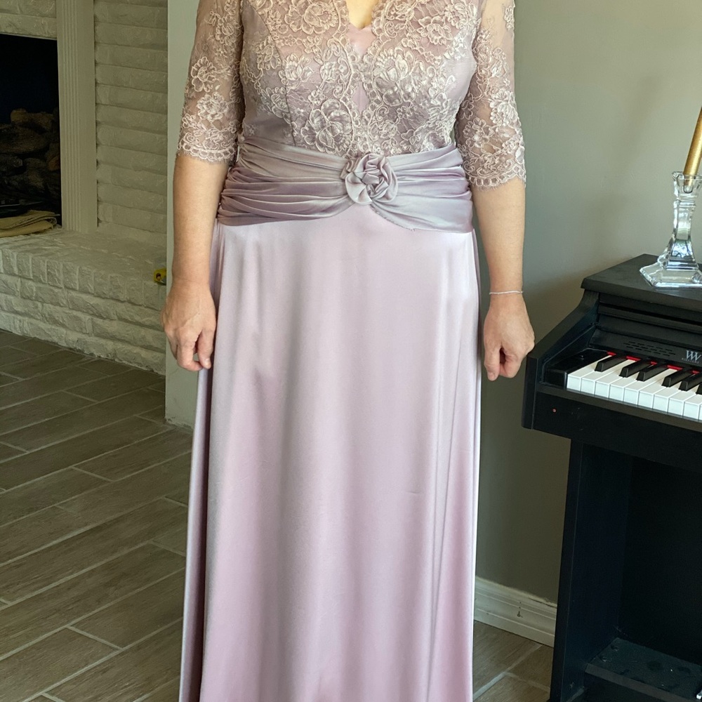Custom made evening dress - Picture 2 of 6